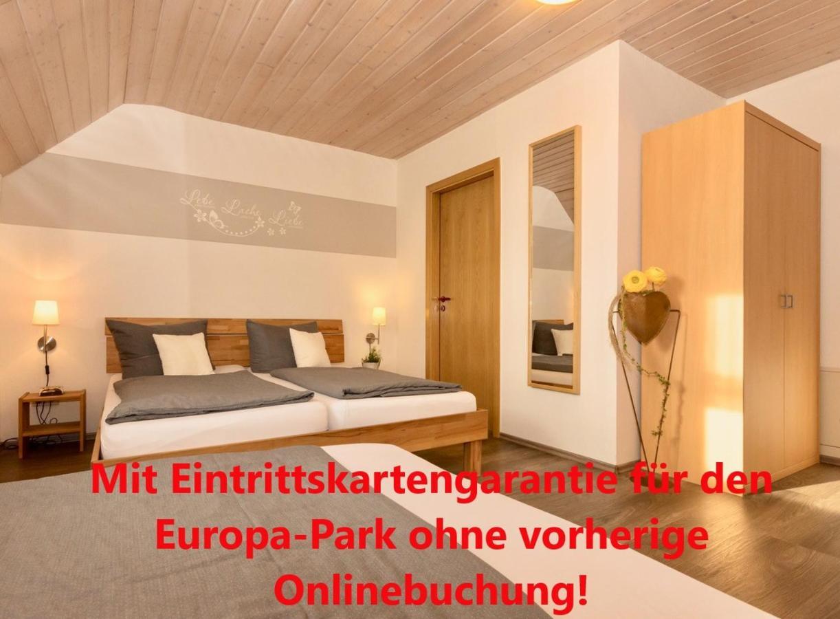 Gästehaus Glück wir haben immer Eintrittskarten für den Europa-Park für Sie! Hotel Rust Exterior foto